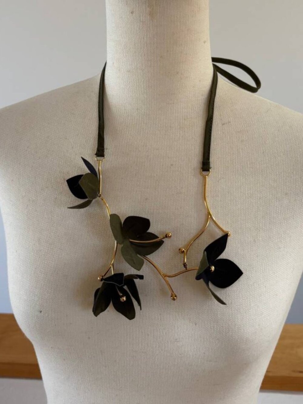 Marni Black Green Floral Statement Necklace Ribbon Tie Italy